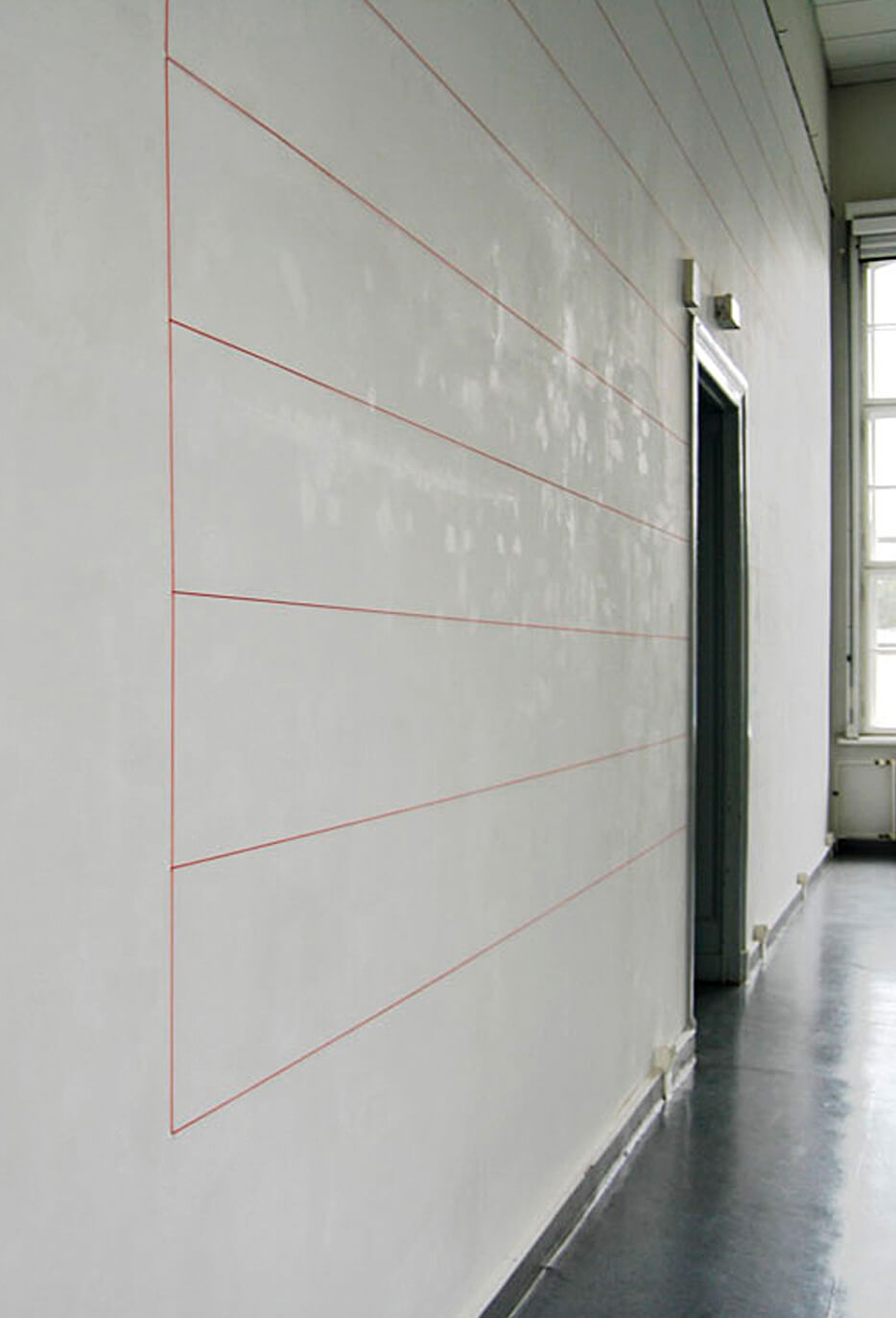 Eva Riekehof. „Satzspiegel“. Wandzeichnungen, Galerie Alte Schule Adlershof, Berlin, 2008
